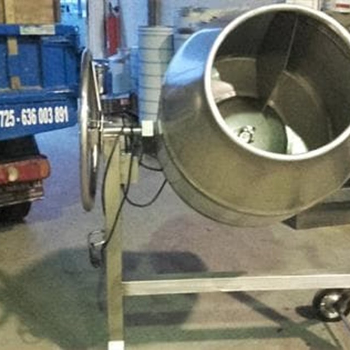 UTENSILIOS DE INOX Y COBRE PARA LA COCIÓN DEL PULPO